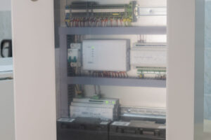 серый щит автоматики